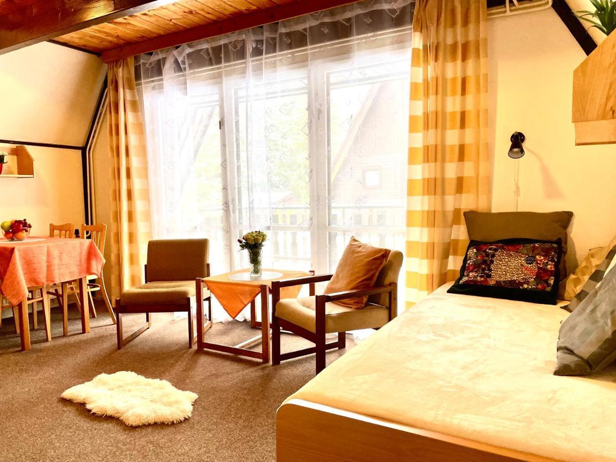 Hotel A Penzion Pegas Vlachovice ภายนอก รูปภาพ
