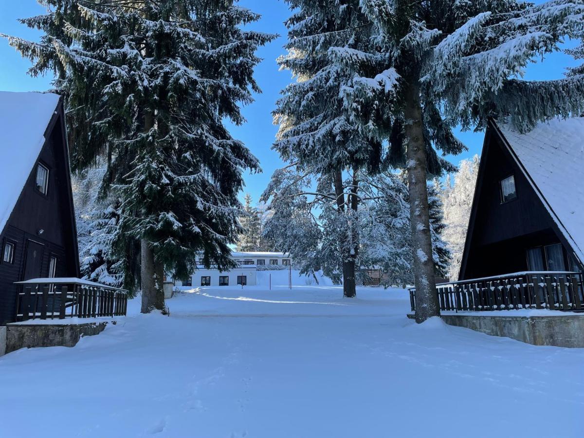 Hotel A Penzion Pegas Vlachovice ภายนอก รูปภาพ