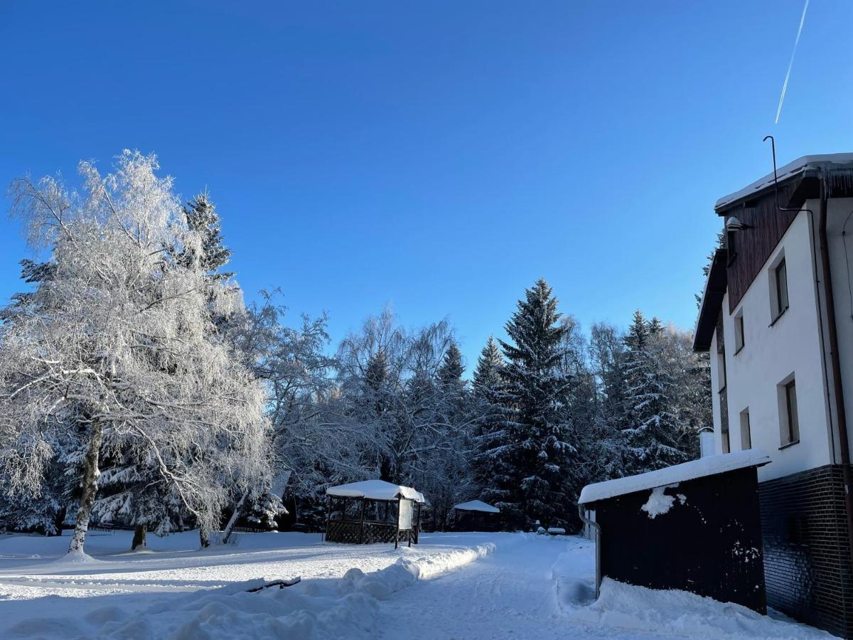 Hotel A Penzion Pegas Vlachovice ภายนอก รูปภาพ