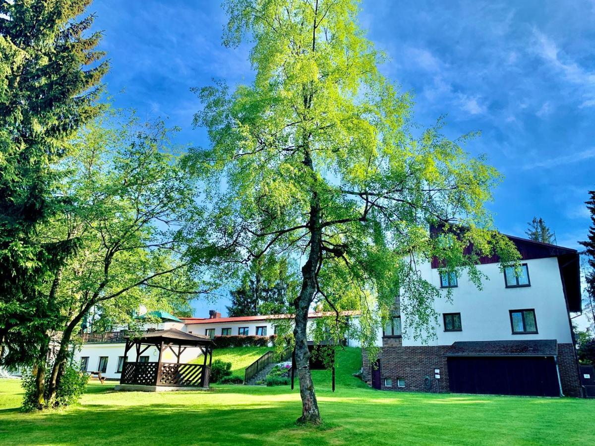 Hotel A Penzion Pegas Vlachovice ภายนอก รูปภาพ