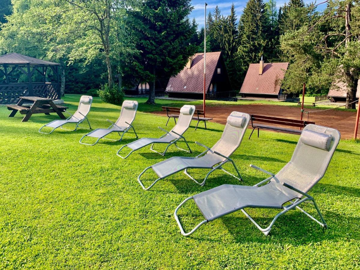 Hotel A Penzion Pegas Vlachovice ภายนอก รูปภาพ
