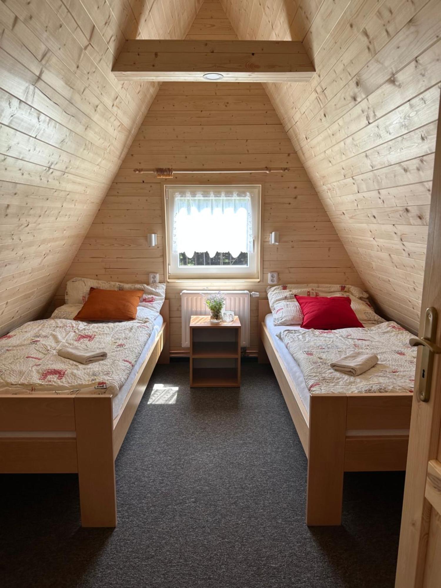 Hotel A Penzion Pegas Vlachovice ภายนอก รูปภาพ