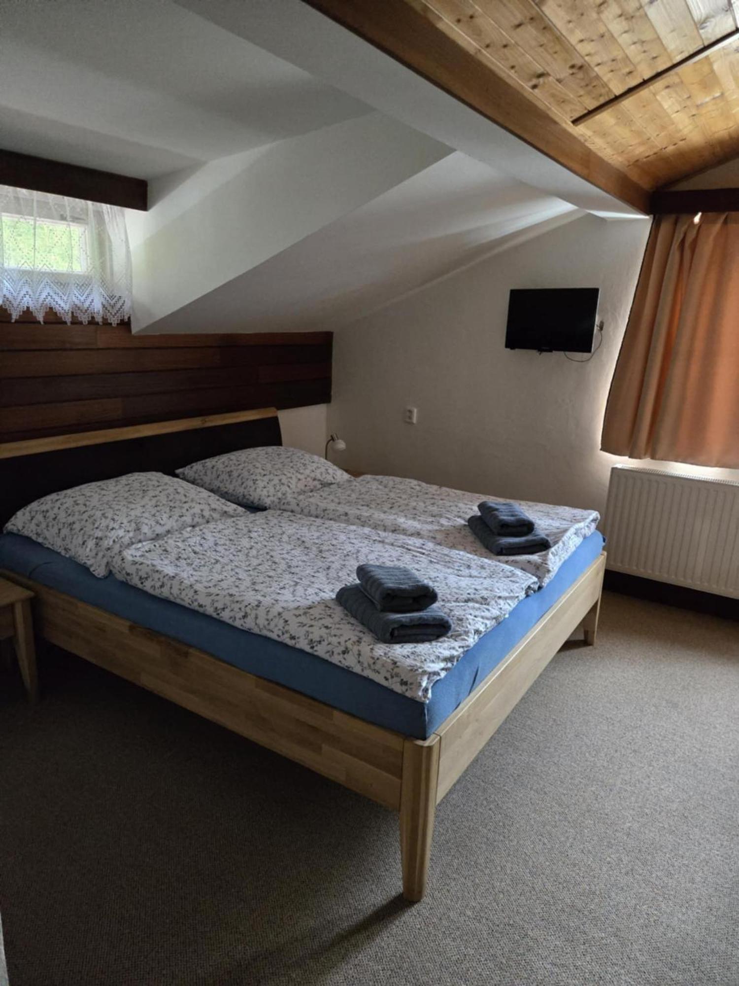 Hotel A Penzion Pegas Vlachovice ภายนอก รูปภาพ